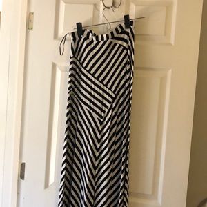 Black stripped maxi skirt